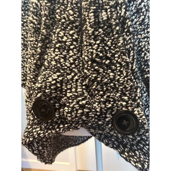 GlennMon Design Black & White Chunky Knit Poncho Wrap One Size Oversized - Picture 4 of 5